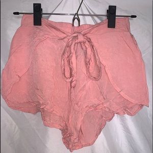 Pink tie front flowy shorts